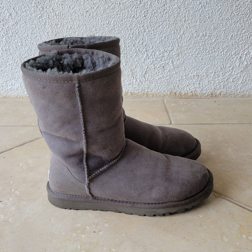 Ugg Classic Short II